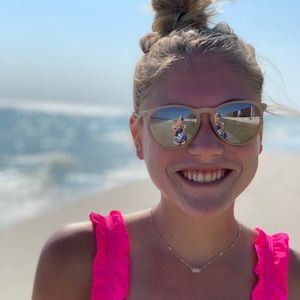 Meet your Posher, Madi